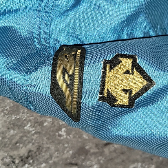 Vintage. DESCENTE. Ski & Snowboard Jacket. Never-worn. Men's Large/XL - Picture 5 of 16